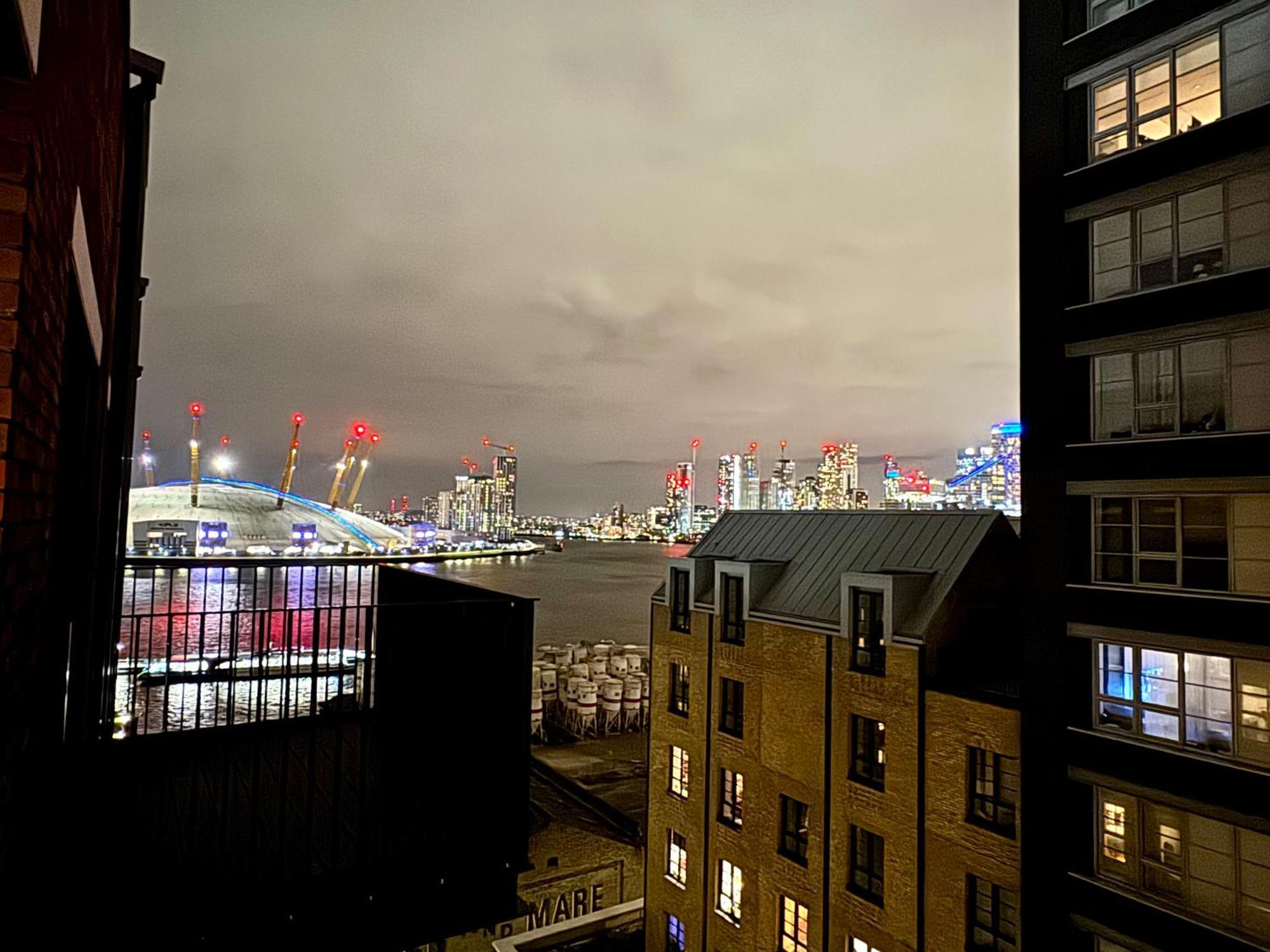 Apartament London Luxury Flat With Balcony, River View, O2 Arena, Excel, Canary Wharf, Station Zewnętrze zdjęcie