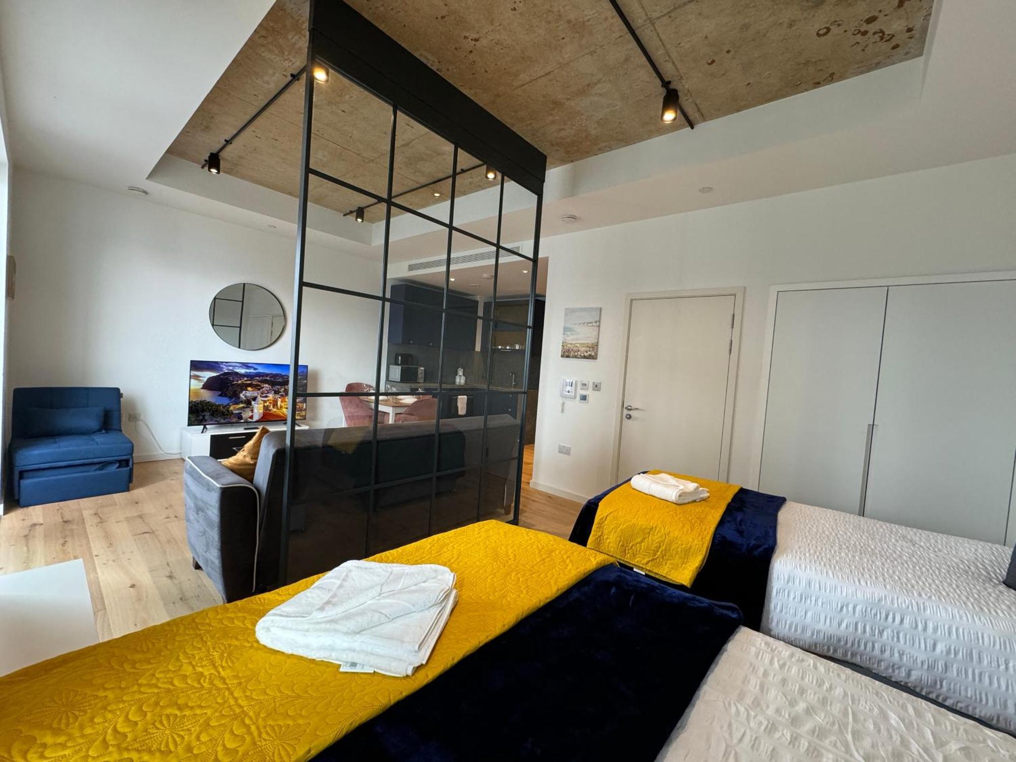 Apartament London Luxury Flat With Balcony, River View, O2 Arena, Excel, Canary Wharf, Station Zewnętrze zdjęcie