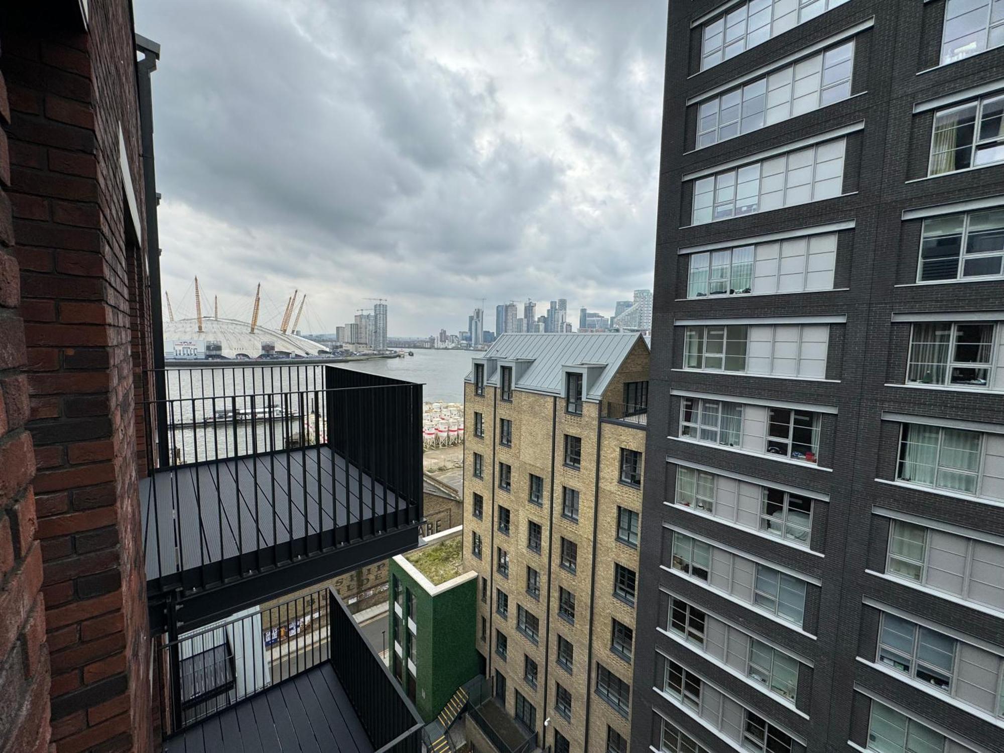 Apartament London Luxury Flat With Balcony, River View, O2 Arena, Excel, Canary Wharf, Station Zewnętrze zdjęcie